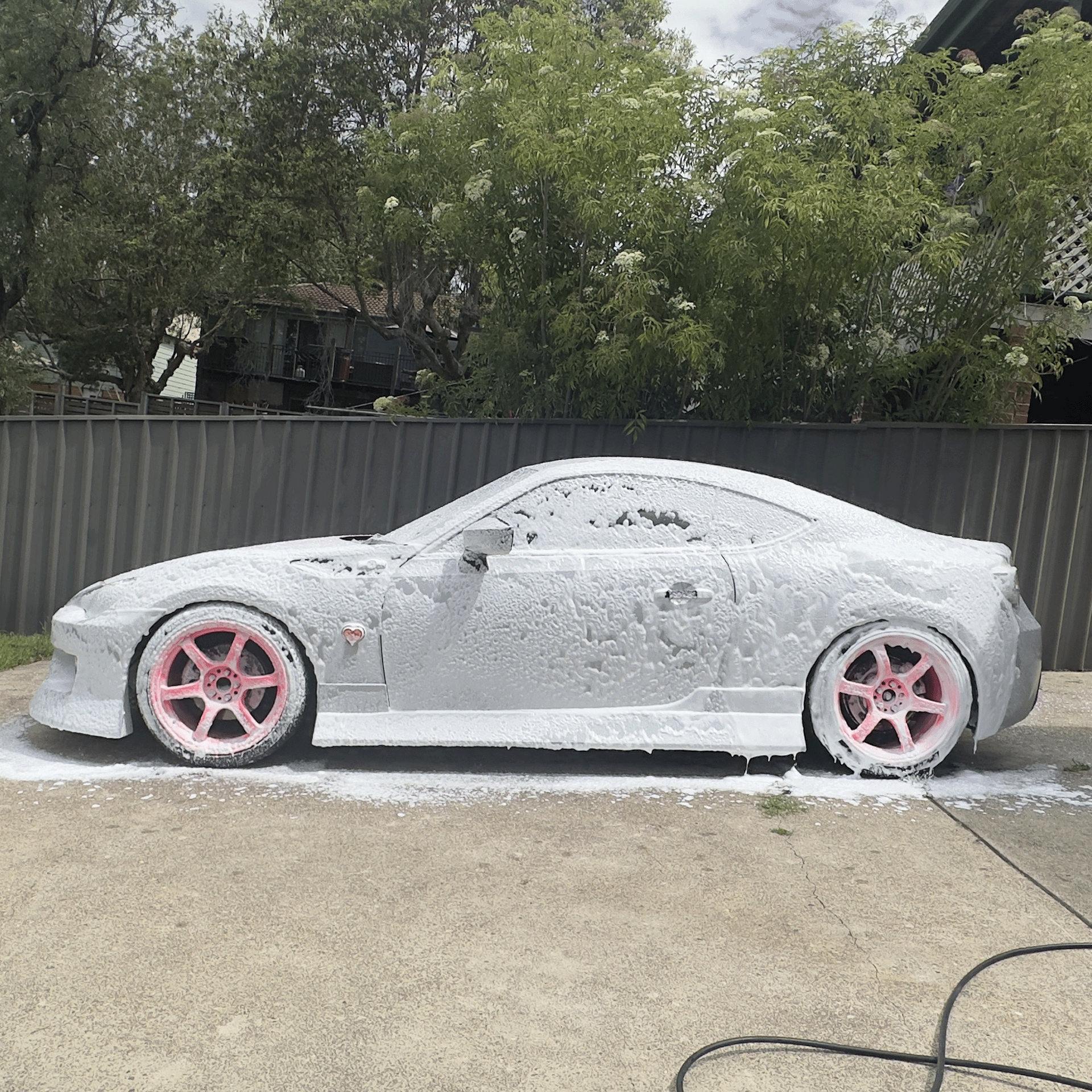The Ultimate Guide to Washing Your Car with Snow Foam: A Step-by-Step Tutorial